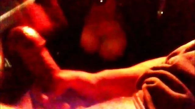 XXX không đăng ký  Bà phim sec manh khong che già và trẻ