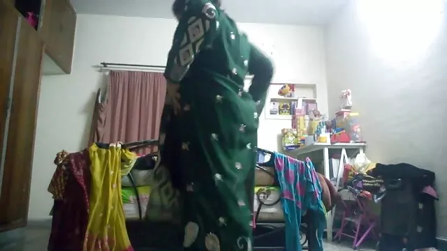 XXX không đăng ký  Loạn luân cổ phim sec gai xinh khong che điển