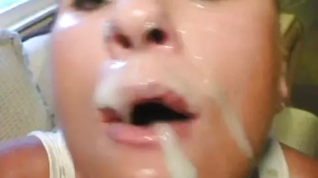 XXX không đăng ký  Những người trẻ sec dit nhau khong che tuổi